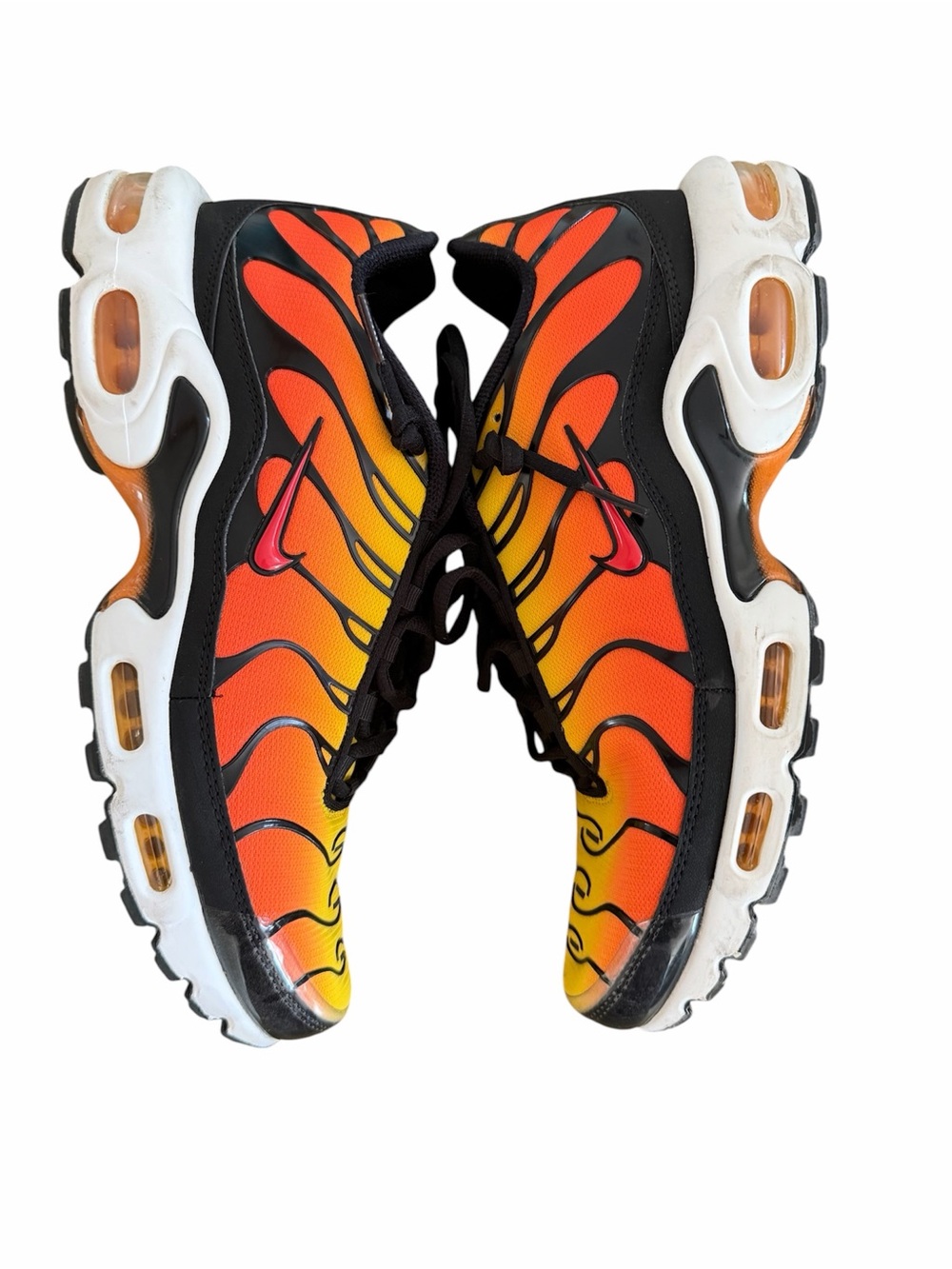 Nike Men's Gradient Yellow-Orange Athletic Sneakers with Black Accents - Picture 4 of 6
